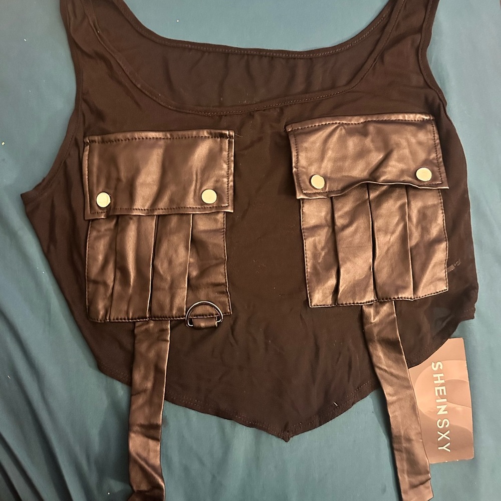 Shein Sky Black Sleeveless Crop Top with Pockets